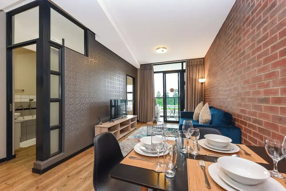 Easy Stay-One Rosebank