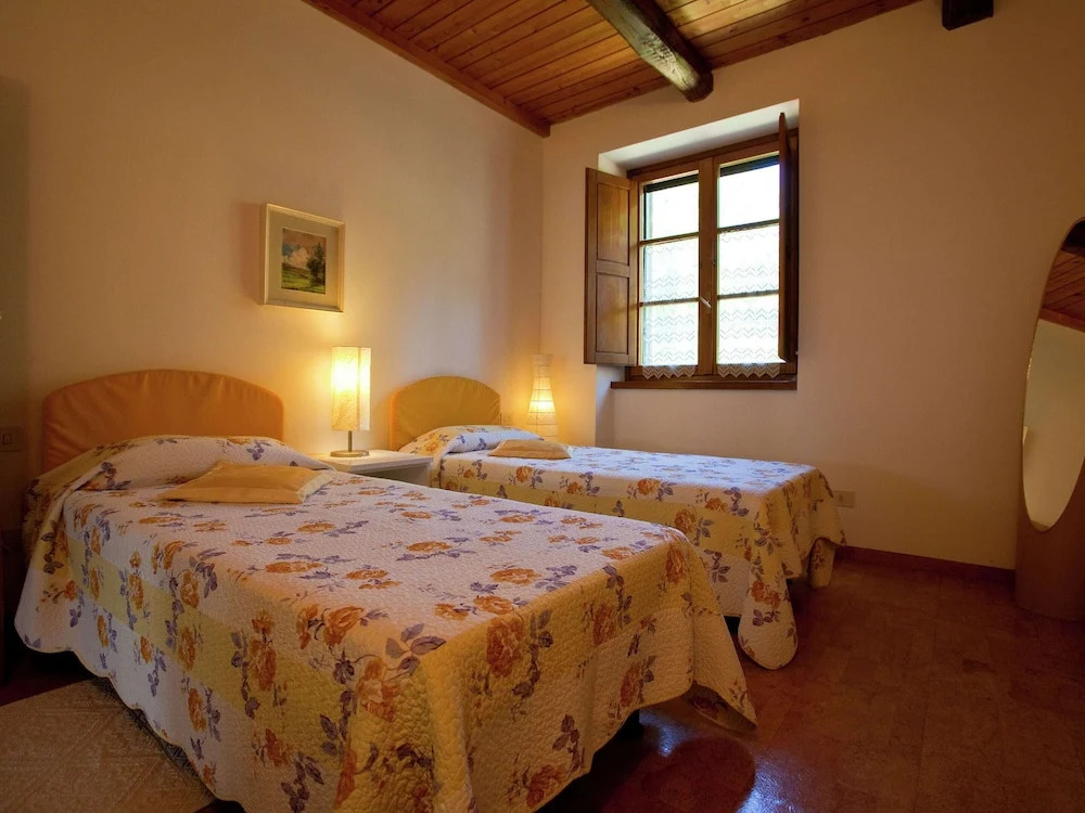 Villa in Tuscany with Pool and Valley Views