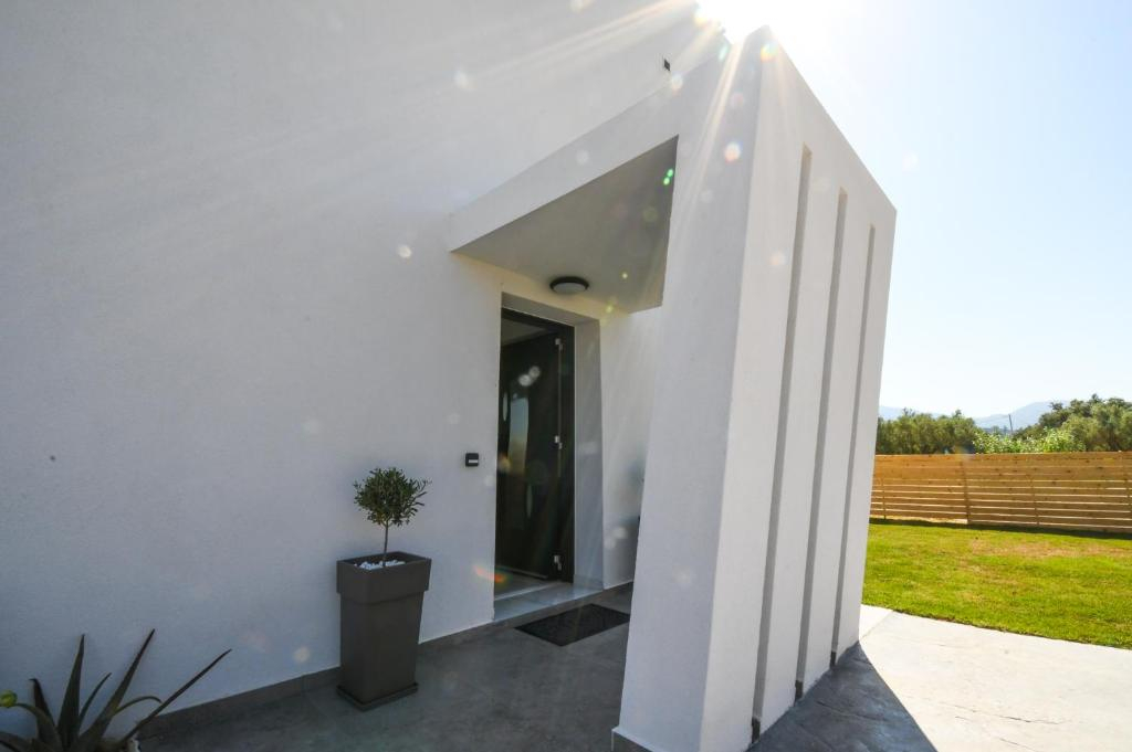 Sun White Villa