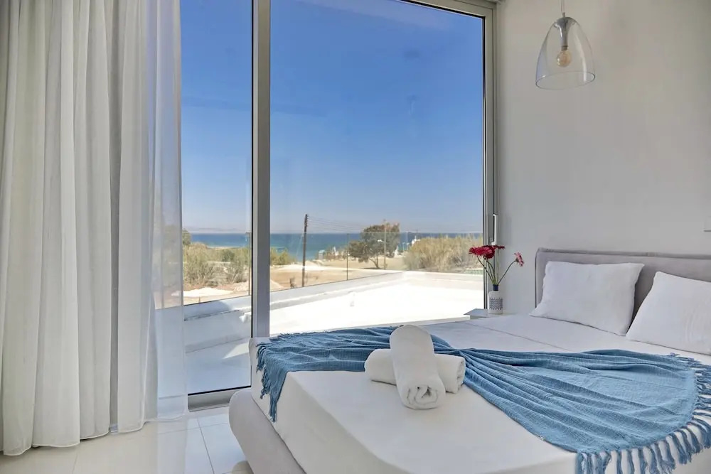 Seaview Luxury Villa Jacuzzi & Pool! 2 Min Beach