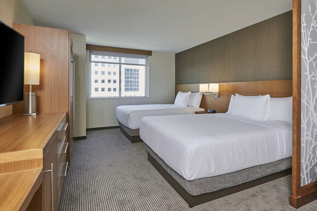 Hyatt Place Toronto Mississauga and Luxe Convention Centre