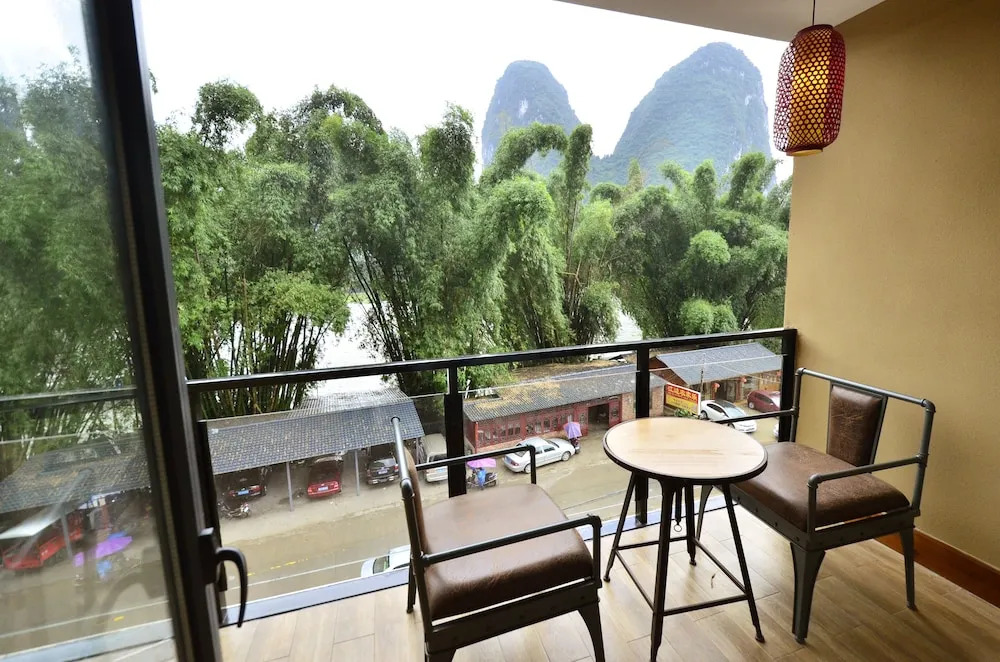 CTN LiRiver Boutique Hotel