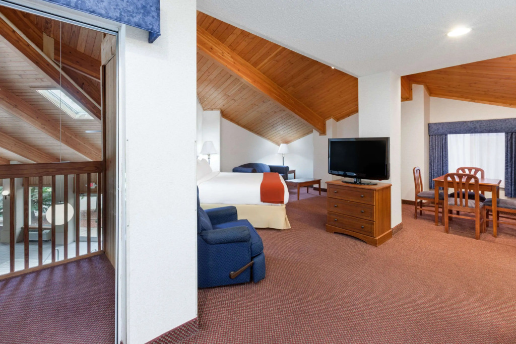 Baymont by Wyndham Howell/Brighton
