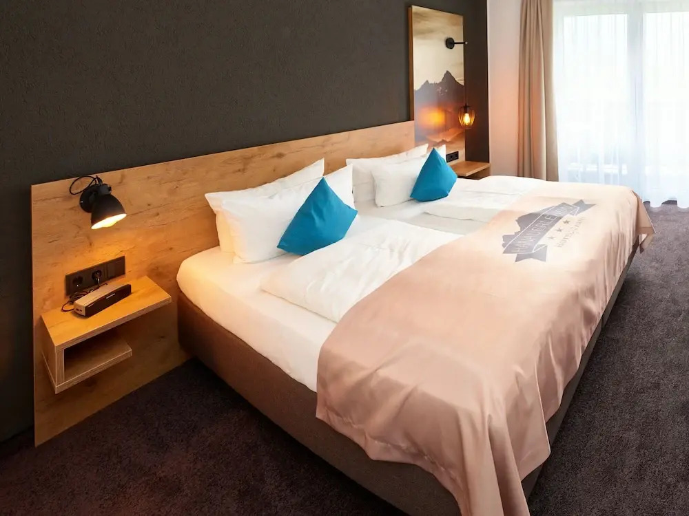 Hotel Hanauerlehen - ruhige & zentrale Top-Lage - mit Schwimmbad, Sauna, Parkplätze & Café - bayerischer Familienbetrieb