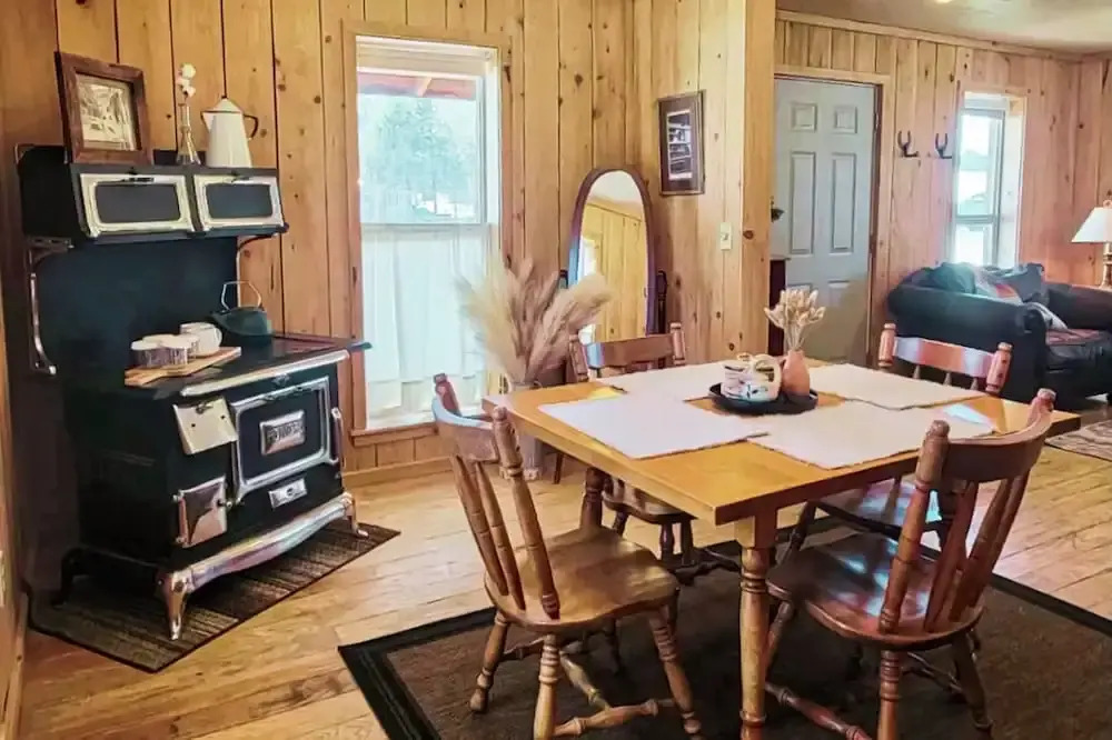 1 BR Bunk House on Long Hollow Ranch, Dog Friendly
