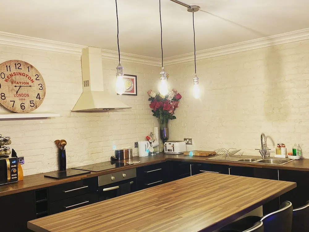 Cozy Holiday Home in Folkstone Near Folkestone Harbour Arm
