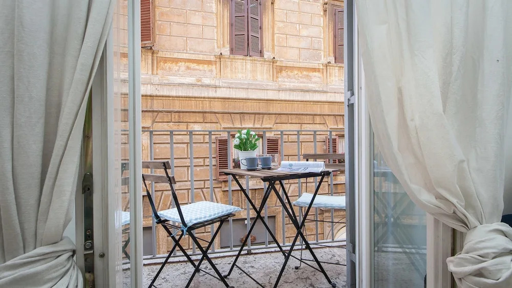 Arenula Balcony