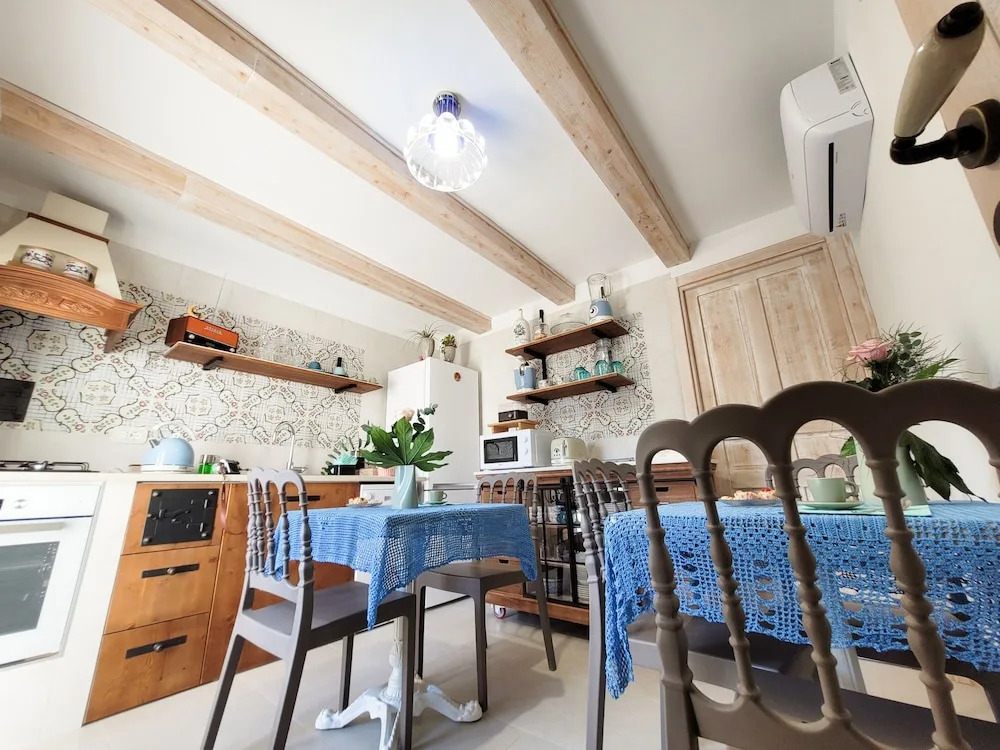 ROSSINI GUEST HOUSE