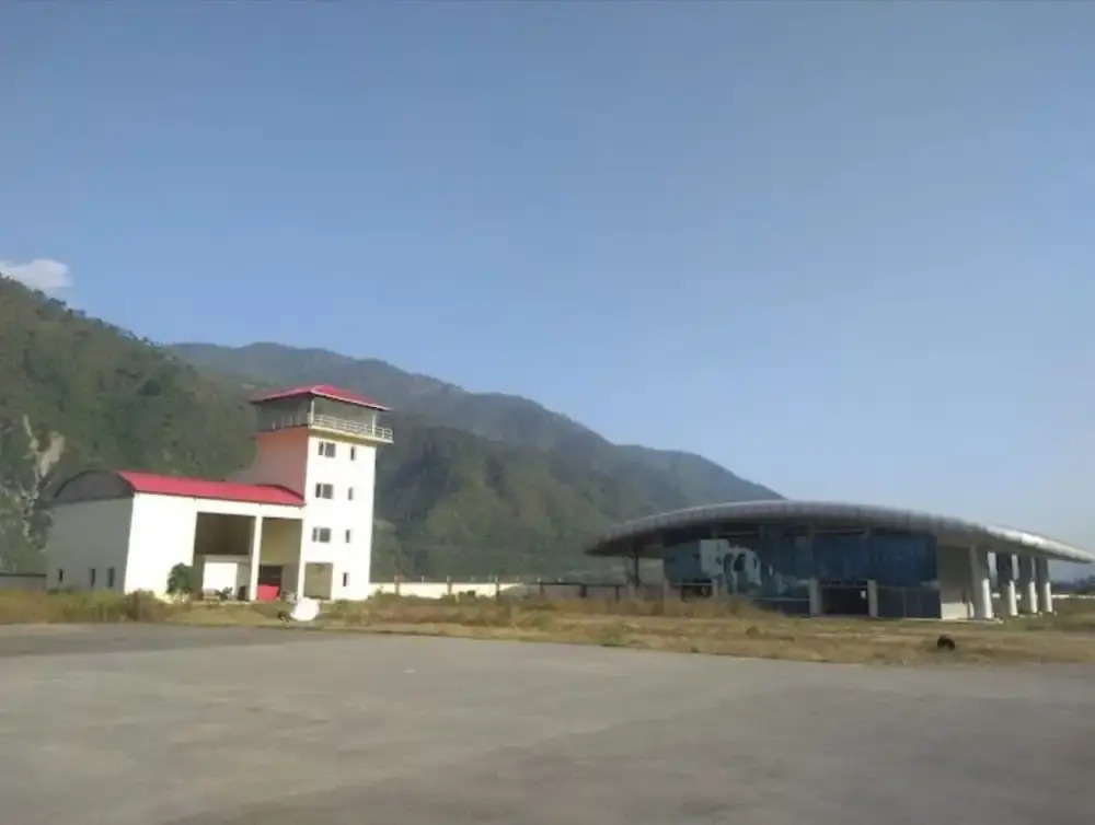Hotel Omkaar & Restaurant Chinyalisaur