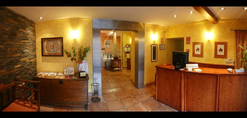 Hostal Restaurante Puerta del Alcázar