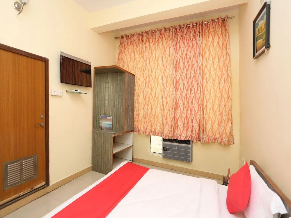 Oyo 24097 Hotel Gangotri