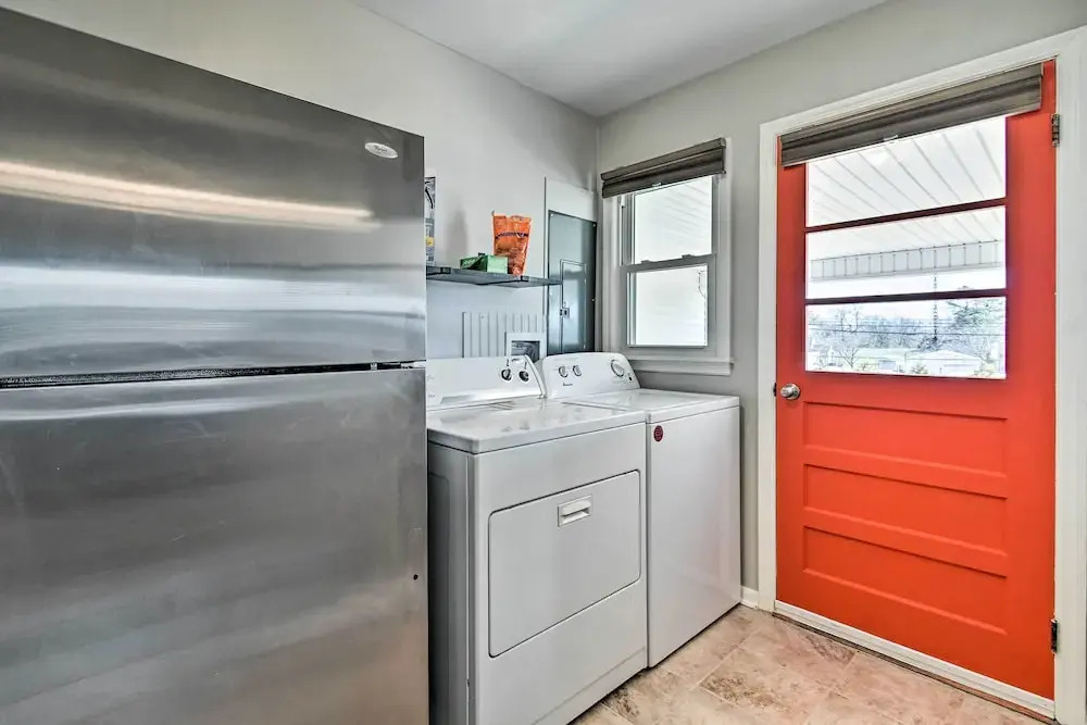 Charming Cave City Vacation Rental w/ Fire Pit