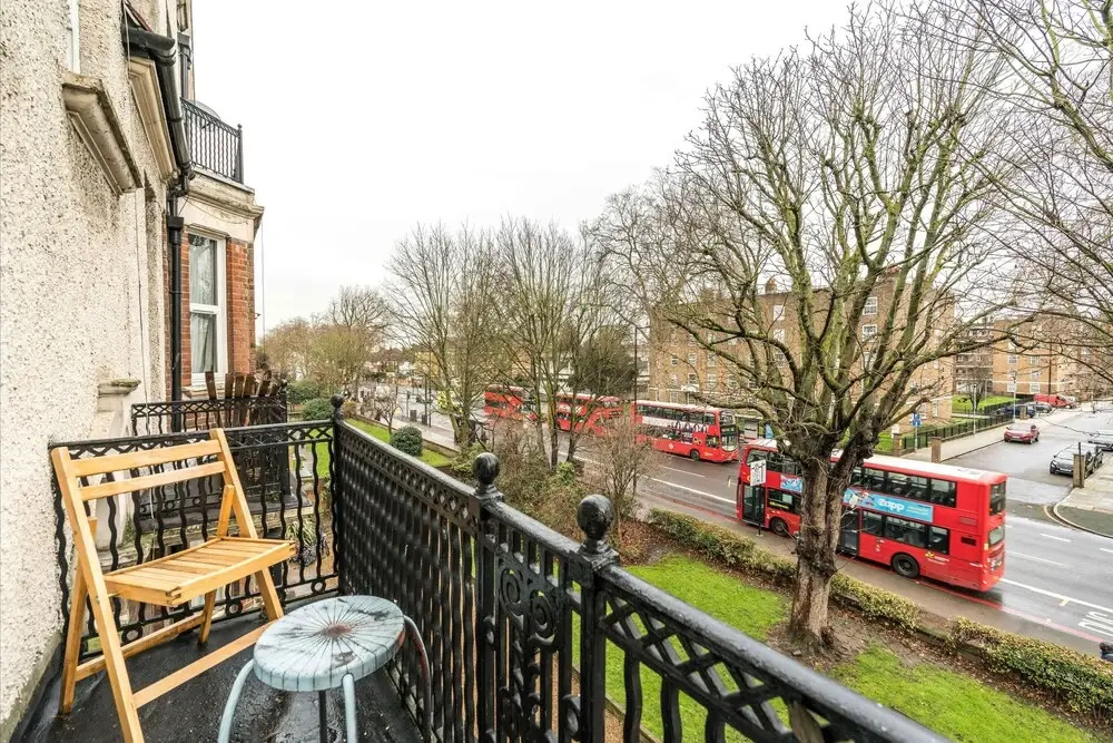 A Lovely, Bright and Airy, 3-bedroom Family Home
