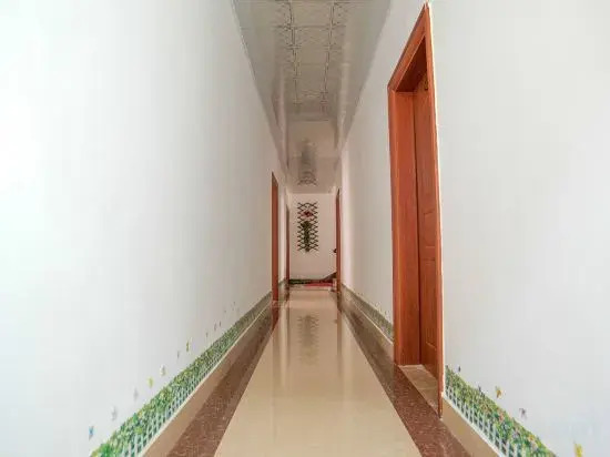 Danxia Mountain Haojing Hotel(濠景酒店(丹霞山景区店))