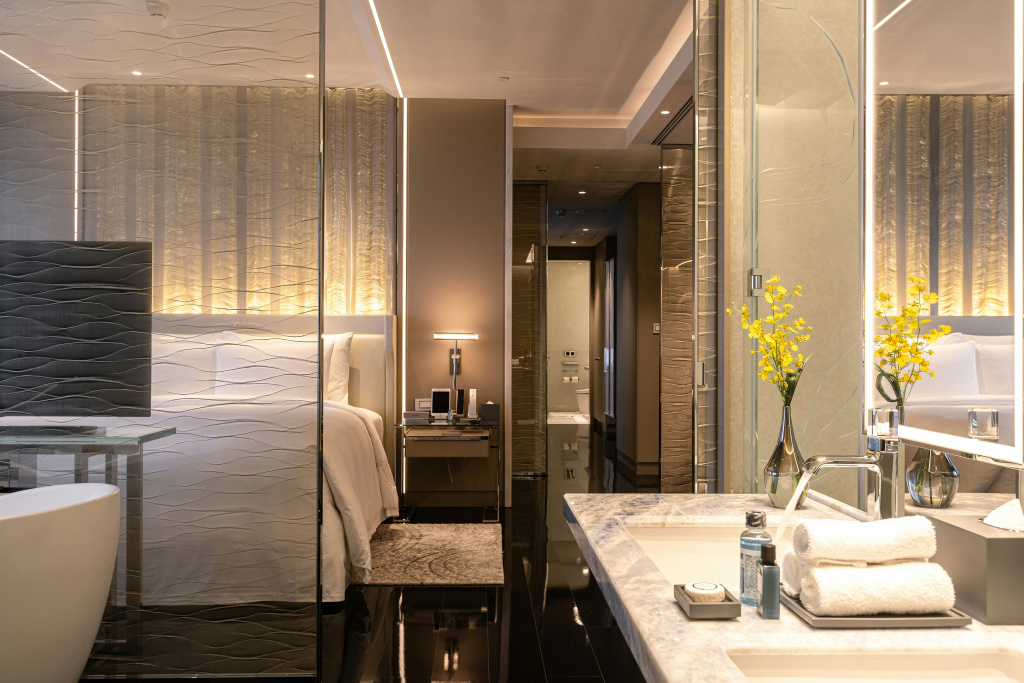 J Hotel, Shanghai Tower