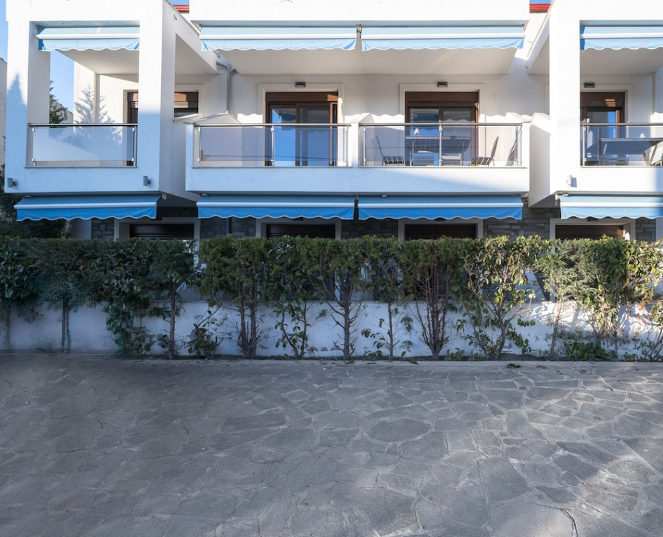 Azur Residences, Nilie Hospitality MGMT
