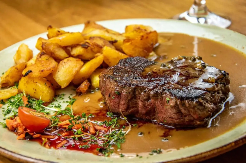 Deutsches Haus Hotel Restaurant Gastwirtschaft Biergarten am Radweg Bermuthshain