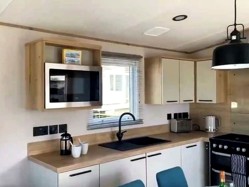 Cabin - Sleeps 4 - Goodrington Beach 5 Mins Drive