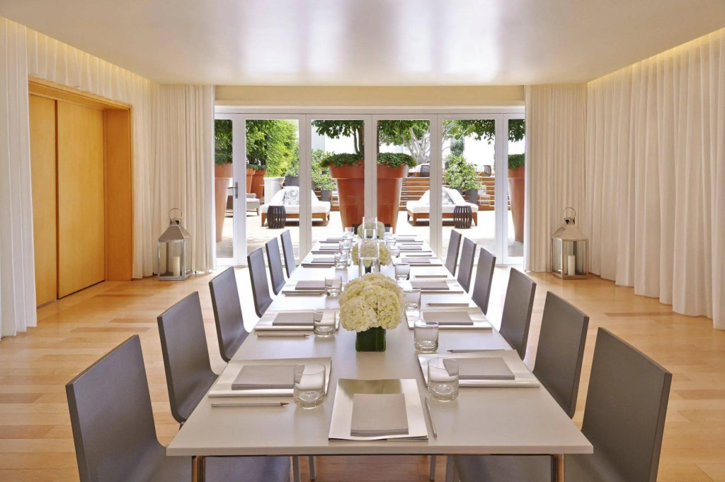 The Valorian West Hollywood, Curio Collection by Hilton