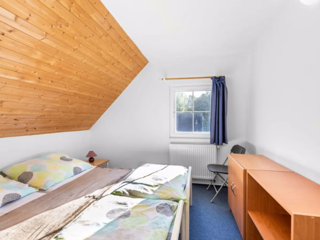 Holiday Hill 25616