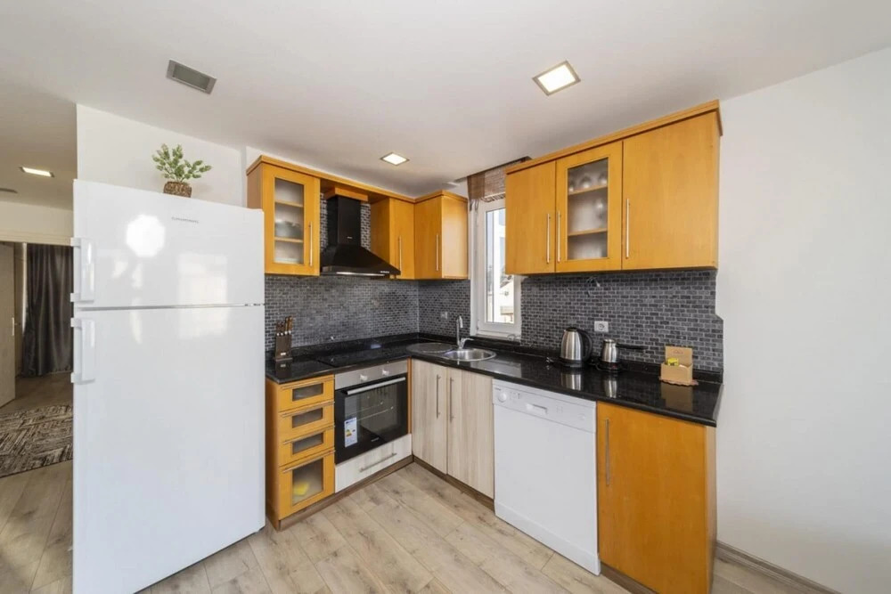 Flat Close to Konyaalti Beach with Sea View
