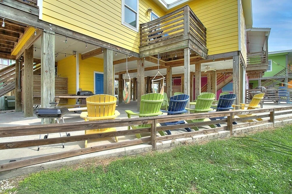 There's Money in the Banana Stand Ov26 4 Bedrooms 3.5 Bathrooms Home