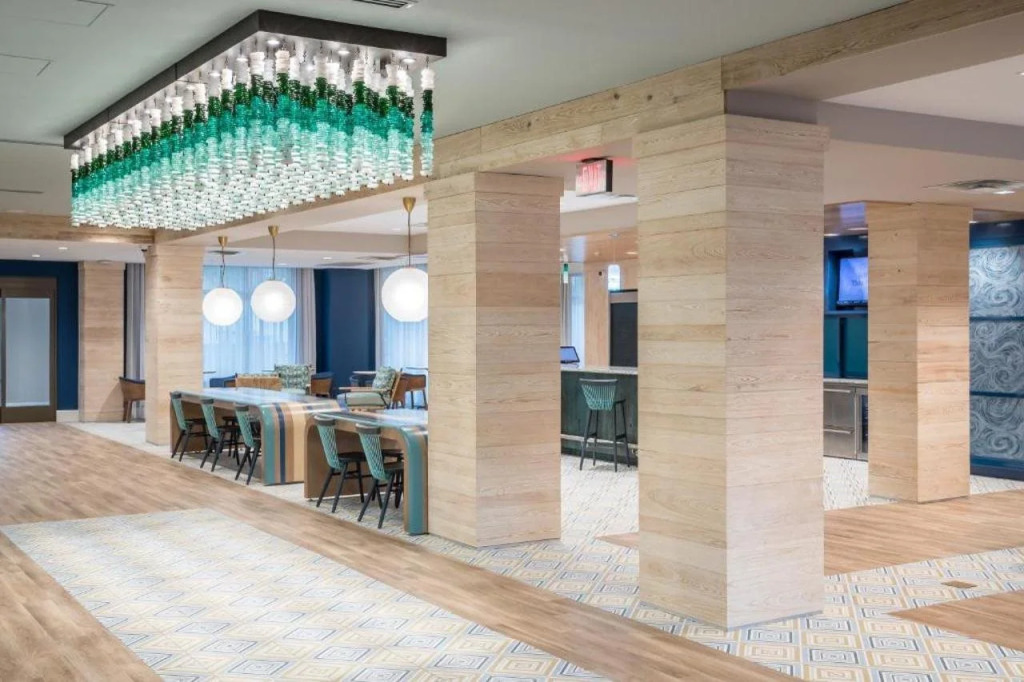 Отель Courtyard by Marriott Hilton Head Island