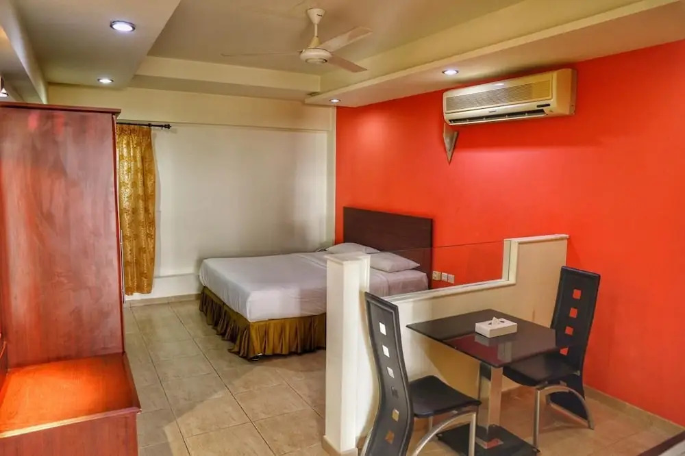 Johny International Hotel