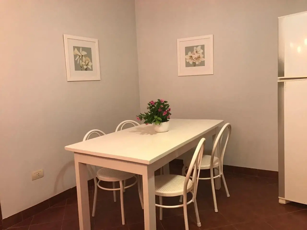 Flora Apartments
