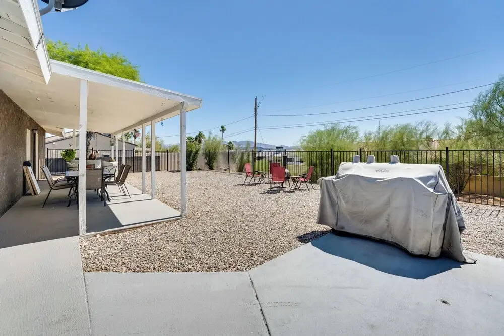 Pet-friendly House ~ 2 Mi to Lake Havasu Beach!
