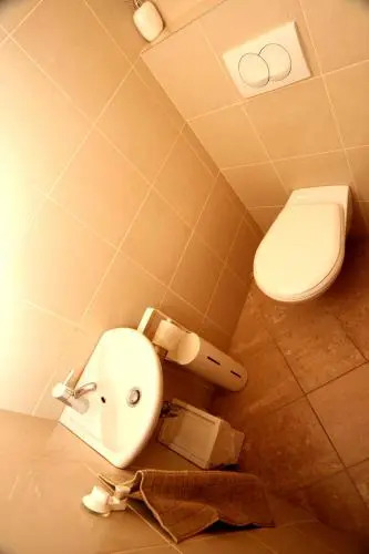 Gozsdu Apartment