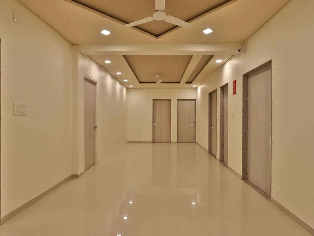 OYO 11750 Hotel Starz