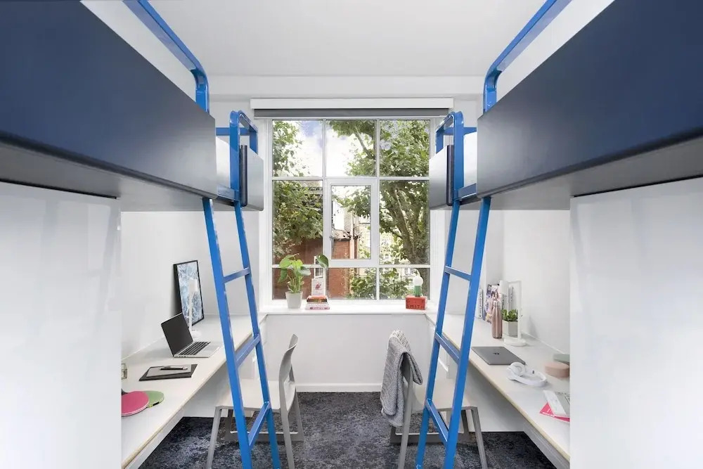 Destiny Student - Bloomsbury