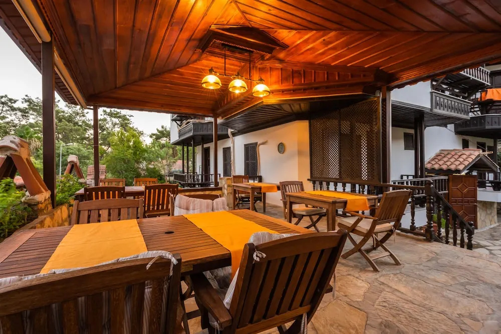 Liya Boutique Hotel & Suites