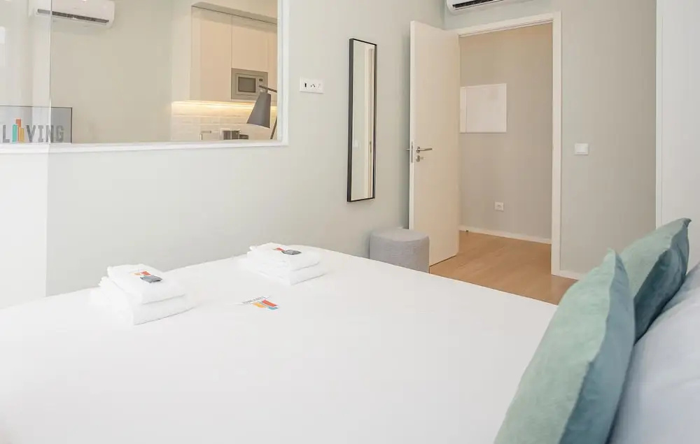 Liiiving - Sweet Sunlight Apartment