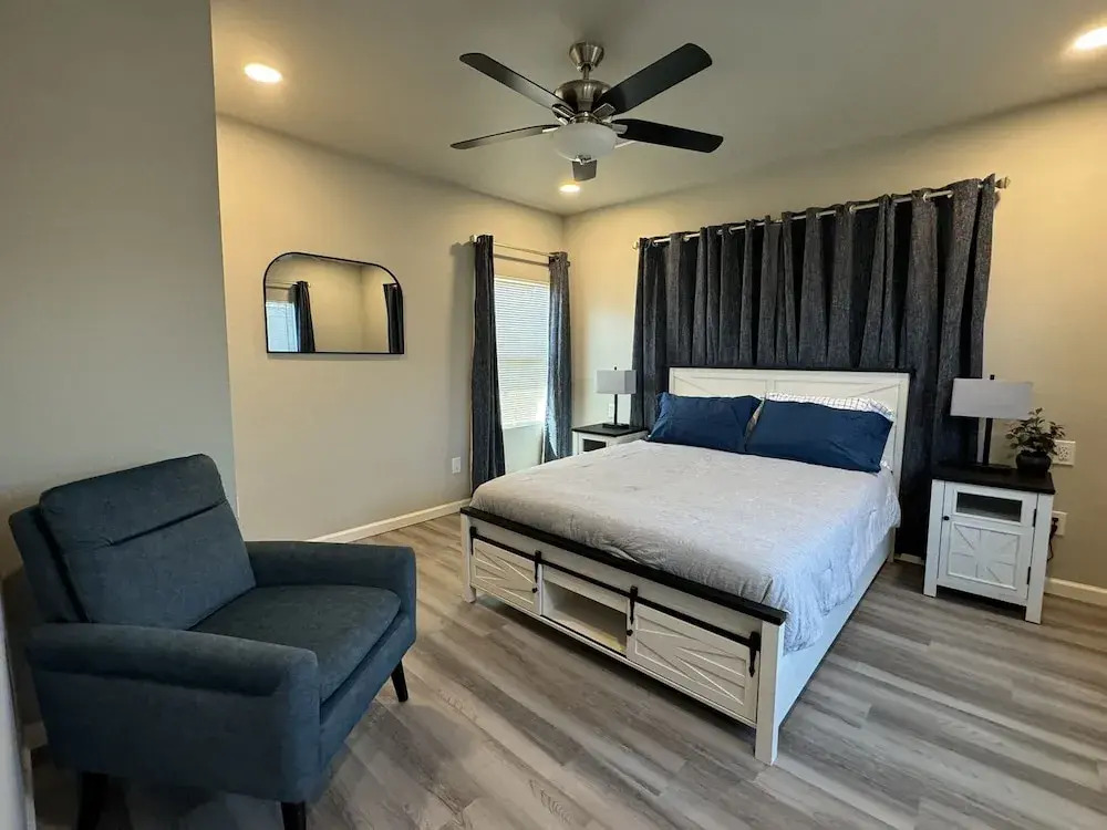 42 Chelsea Place On The Park In Heart Of Downtown 3 Bedroom Home