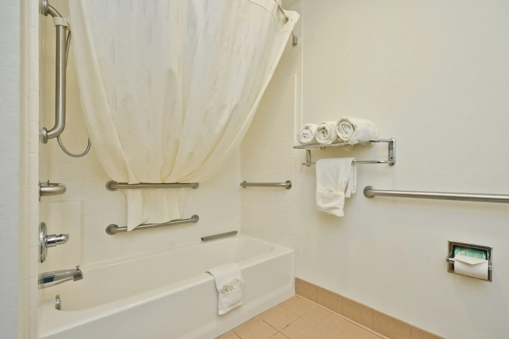 Best Western Limestone Inn and Suites