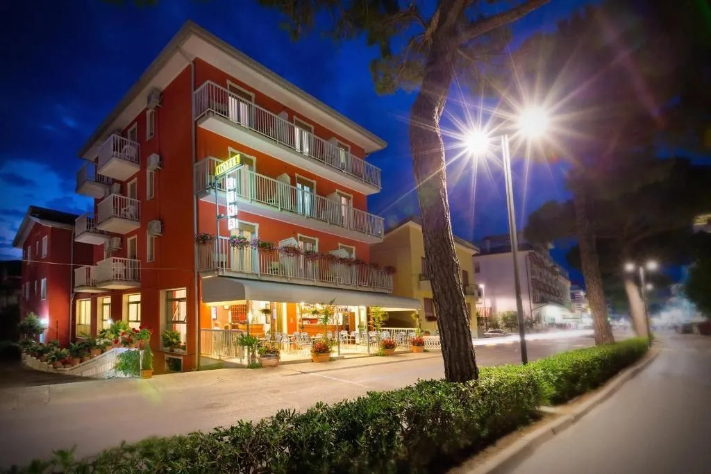 Hotel Etna