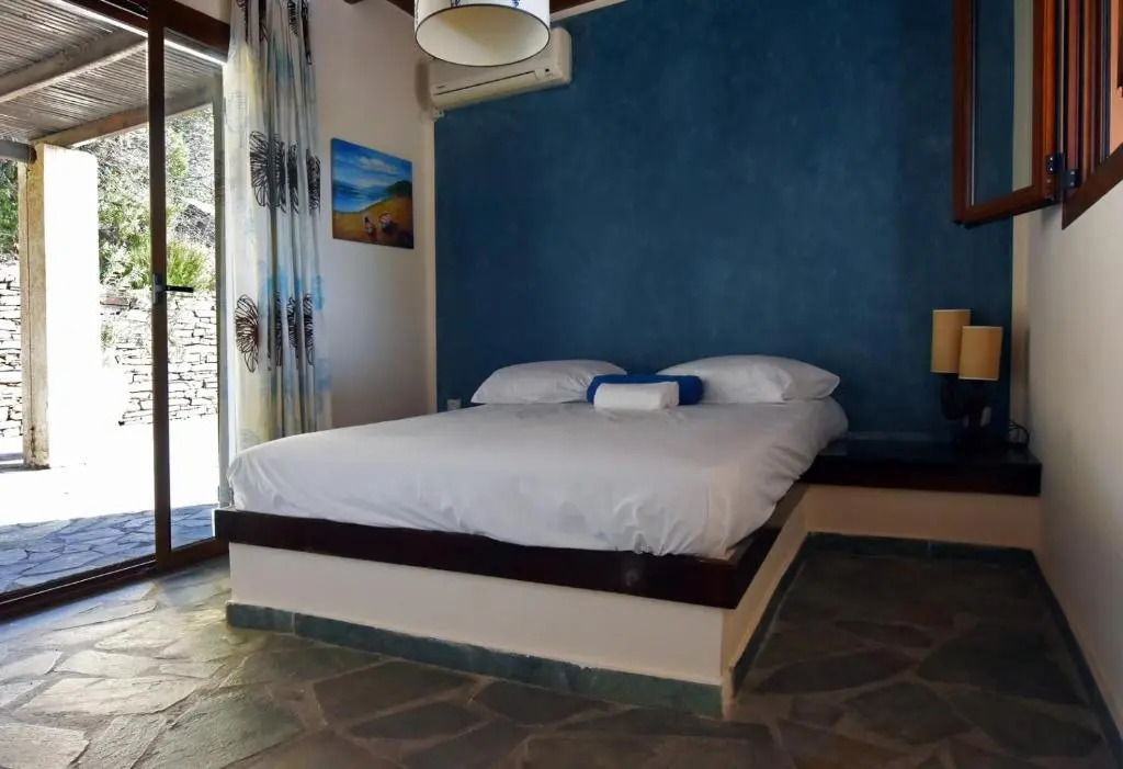 family home with a fantastic sea view, 5 minutes from the beaches