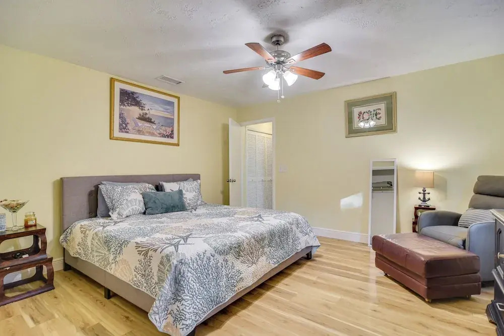 Pet-friendly Tampa Bay Getaway: Walk to the Water!