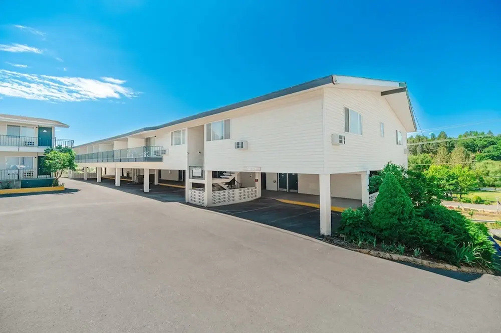 Pullman Garden Inn