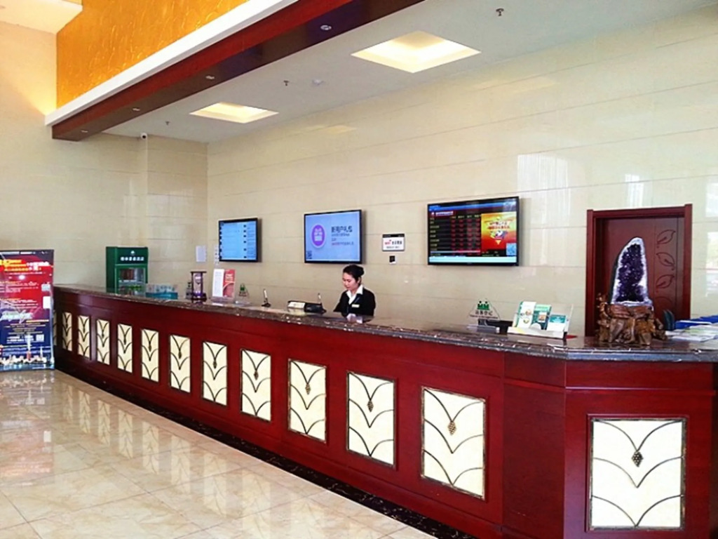 GreenTree Inn Lianyungang Donghai New Bus Station Express Hotel