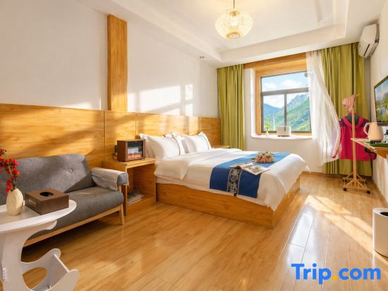 Xiqiao Yunchen Hotel (Daocheng Yading Scenic Area)