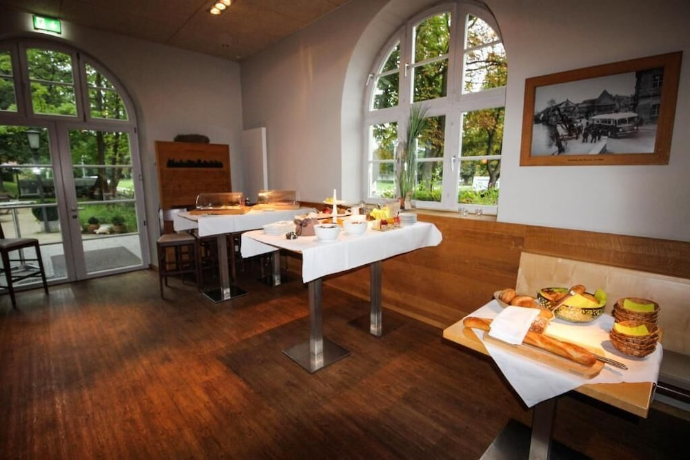 Volkspark Hotel
