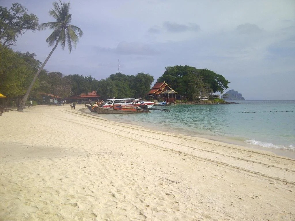PhiPhi Coralbay