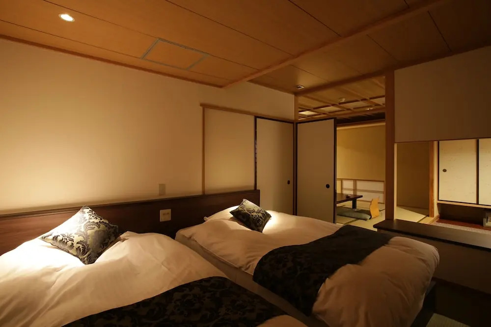1000 Years of Tradition - Akiu Onsen Sakan