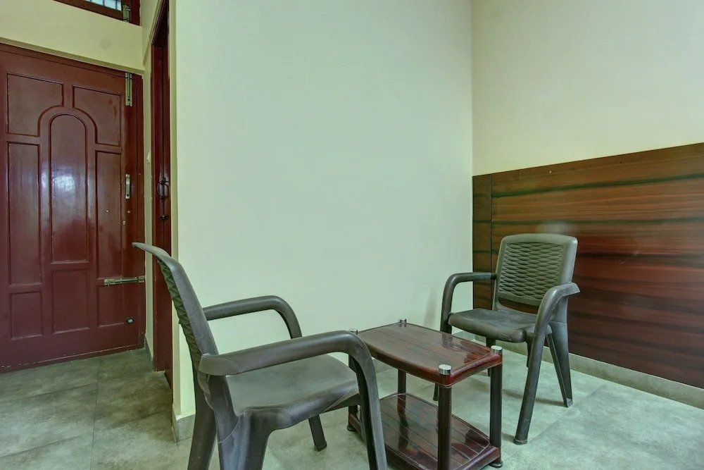 Oyo 27946 Sandhanam As Abode