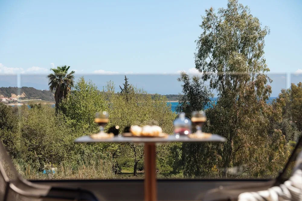 Reveli Suites