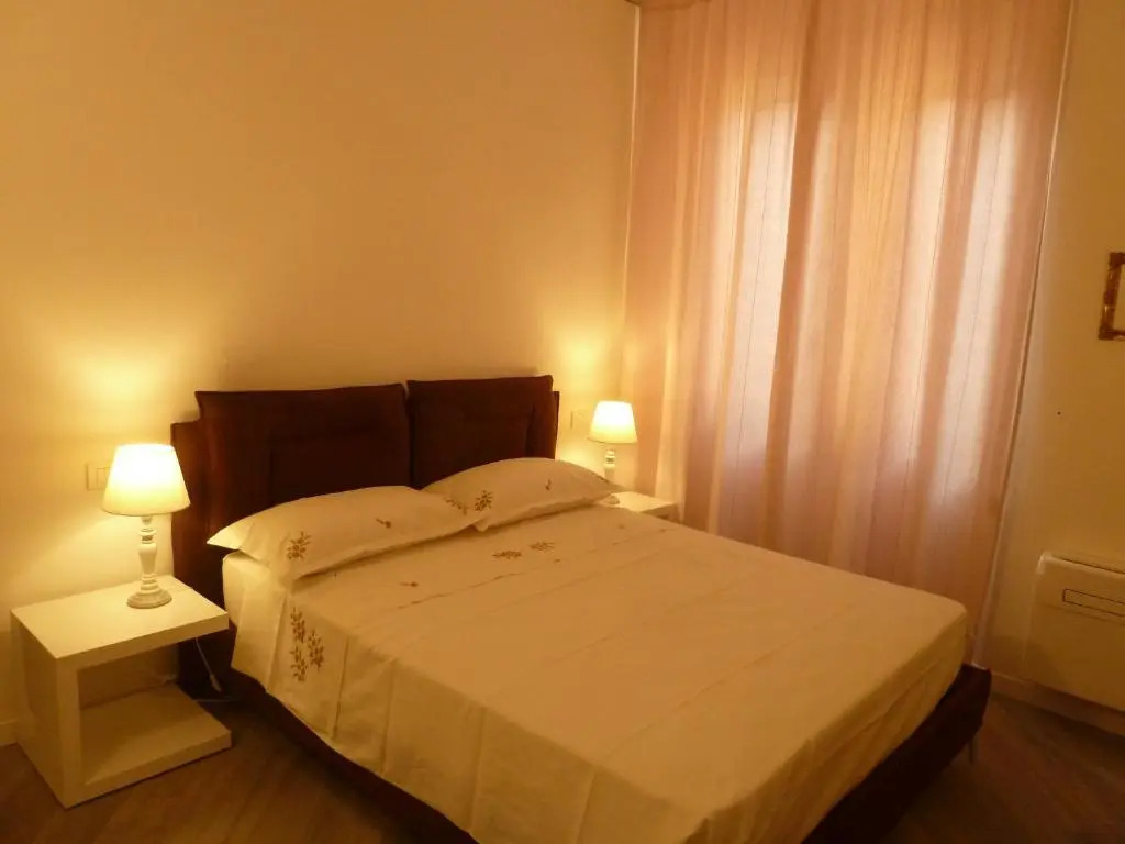 LA TORRE LUNGA -Smart Working- 150 m dalle-from Due Torri-Two Towers