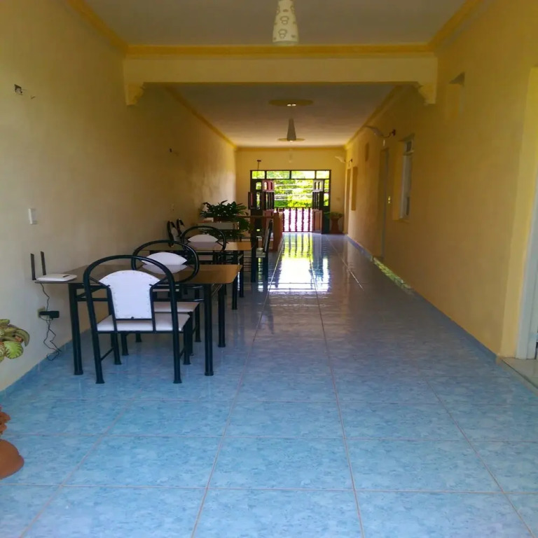 Hostal "D & G"